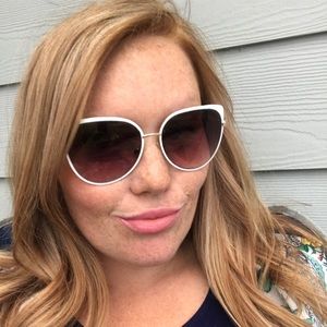 Meet your Posher, Justine